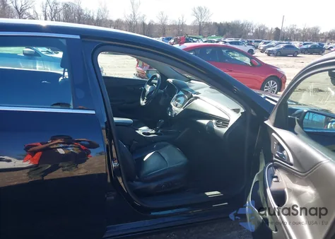 2018 Chevrolet Malibu Lt z USA, uszkodzony, nr VIN 1G1ZD5ST0JF221296